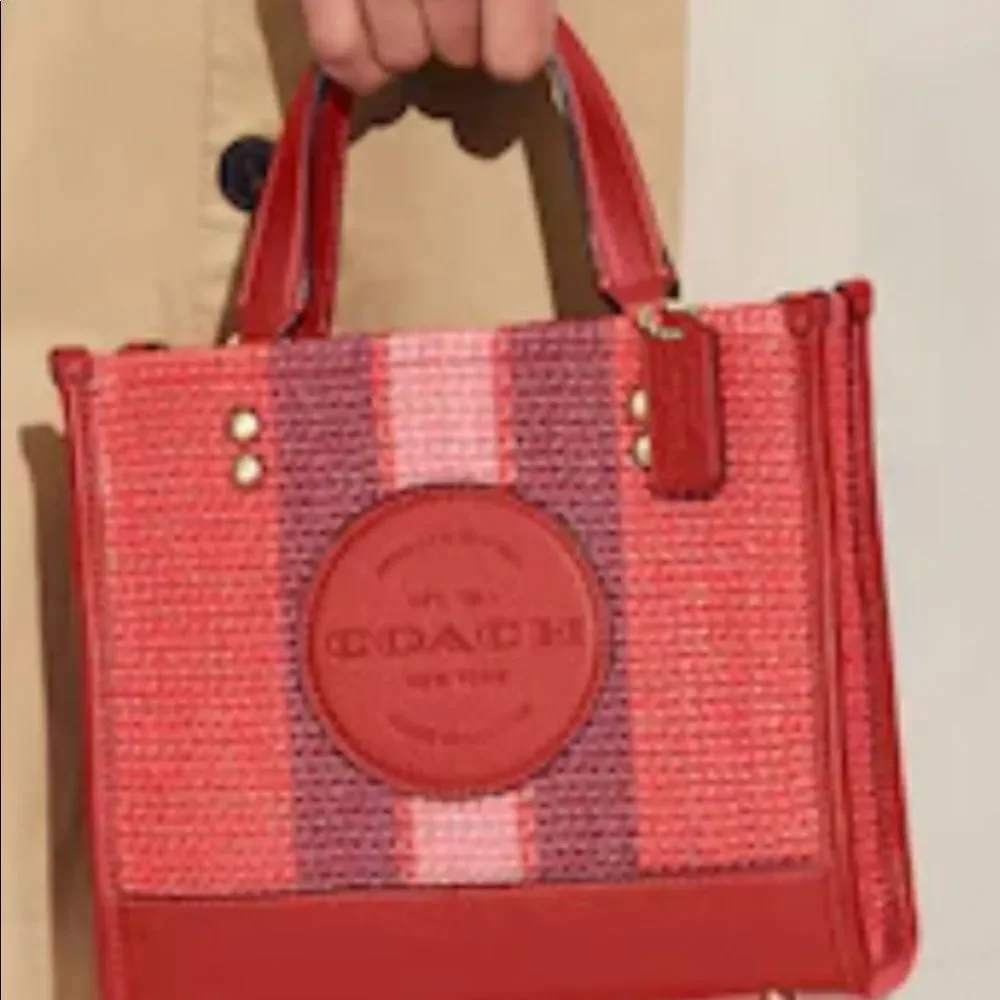 COACH DEMPSEY With large COACH PATCH LOGO . Removable strap. DEAD STOCK